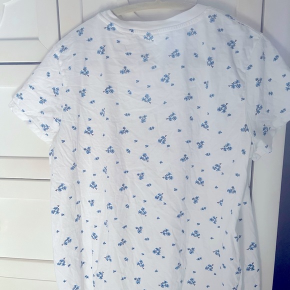 Levi’s T-Shirt S-Large . Used twice in good condition. - Picture 6 of 7